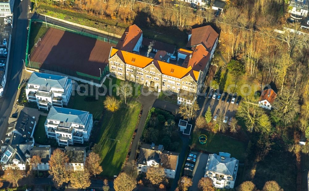 Aerial photograph Attendorn - School building of the Collegium Bernardinum of Erzbischoefliches Internat fuer Jungen on Nordwall in Attendorn in the state North Rhine-Westphalia, Germany