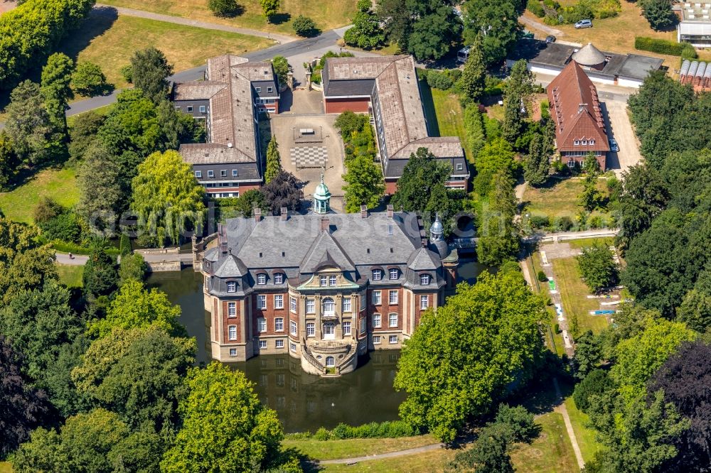 Loburg from the bird's eye view: School building of the Collegium Johanneum Gymnasium and Internat on castle Loburg in Loburg in the state North Rhine-Westphalia, Germany