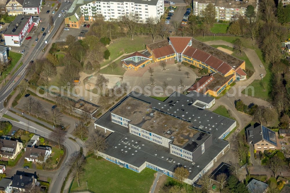 Voerde (Niederrhein) from above - School building of the Comenius Gesamtschule Voerde on Allee in Voerde (Niederrhein) in the state North Rhine-Westphalia, Germany