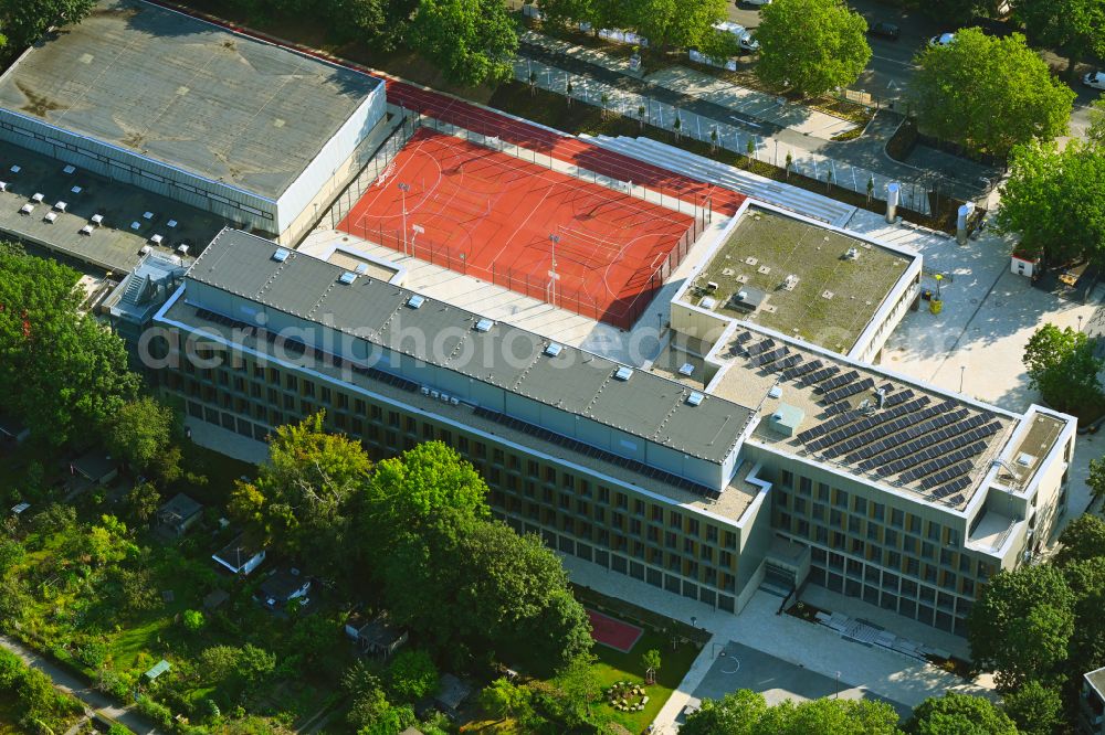 Aerial image Köln - School building of the Dreikoenigsgymnasium on street Escher Strasse in the district Bilderstoeckchen in Cologne in the state North Rhine-Westphalia, Germany