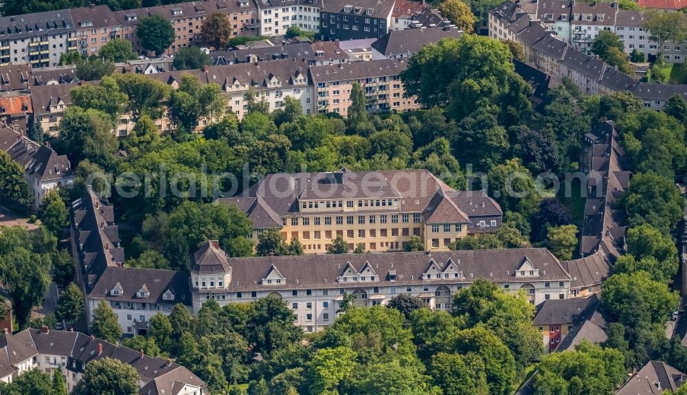 Aerial photograph Essen - School building of the ehemaligen Schule on Baerendelle in Essen in the state North Rhine-Westphalia, Germany