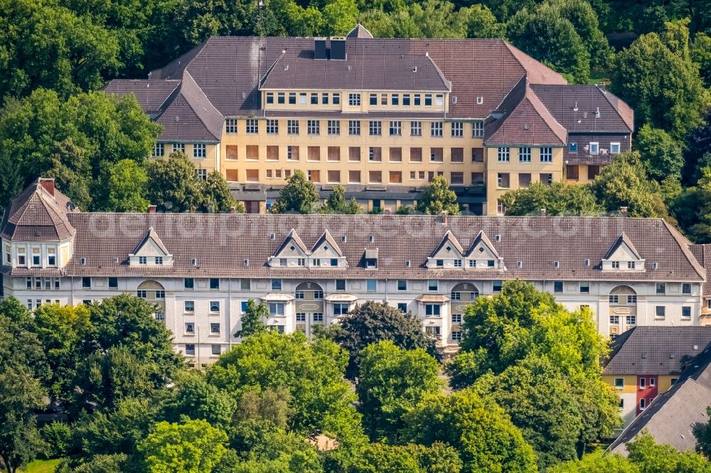 Essen from above - School building of the ehemaligen Schule on Baerendelle in Essen in the state North Rhine-Westphalia, Germany