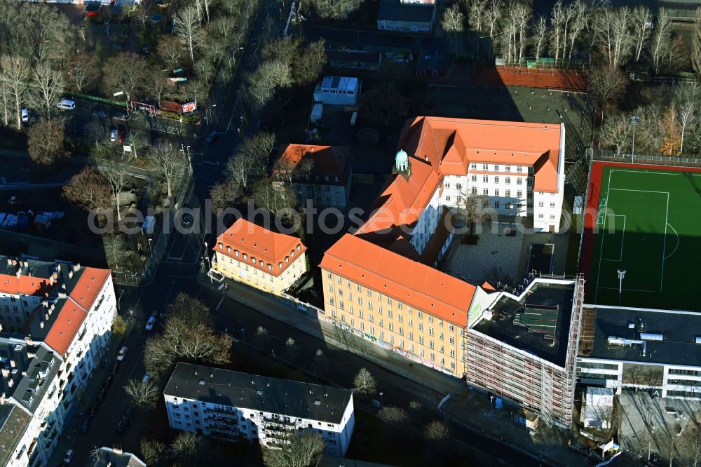 Aerial photograph Berlin - School building of the Emanuel-Lasker-Oberschule in the Modersohnstrasse in Berlin, Germany