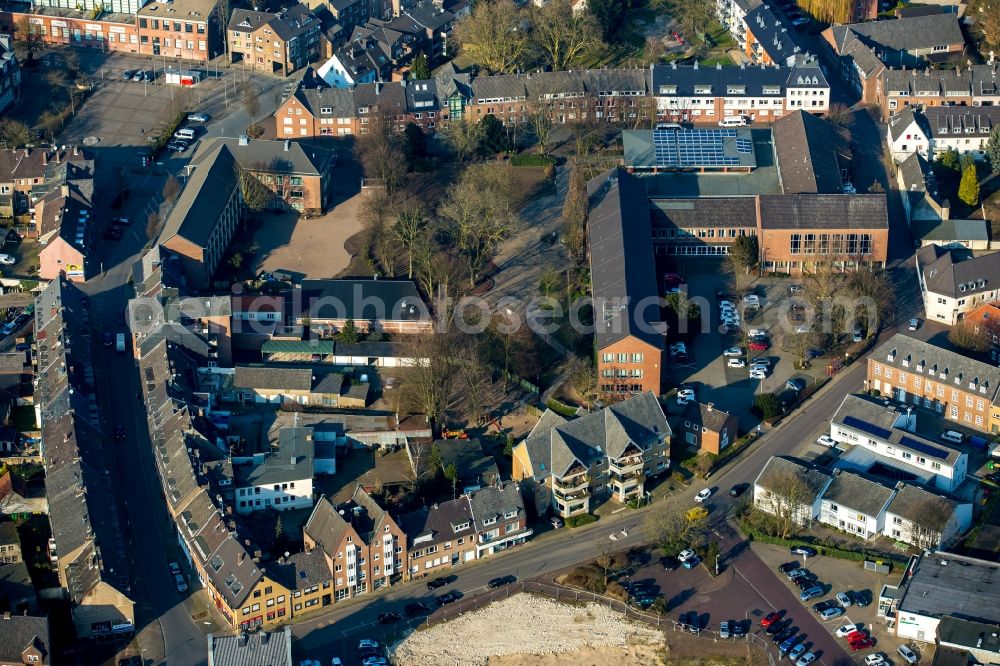 Aerial image Emmerich am Rhein - School building of the Europaschule Emmerich in Emmerich am Rhein in the state North Rhine-Westphalia