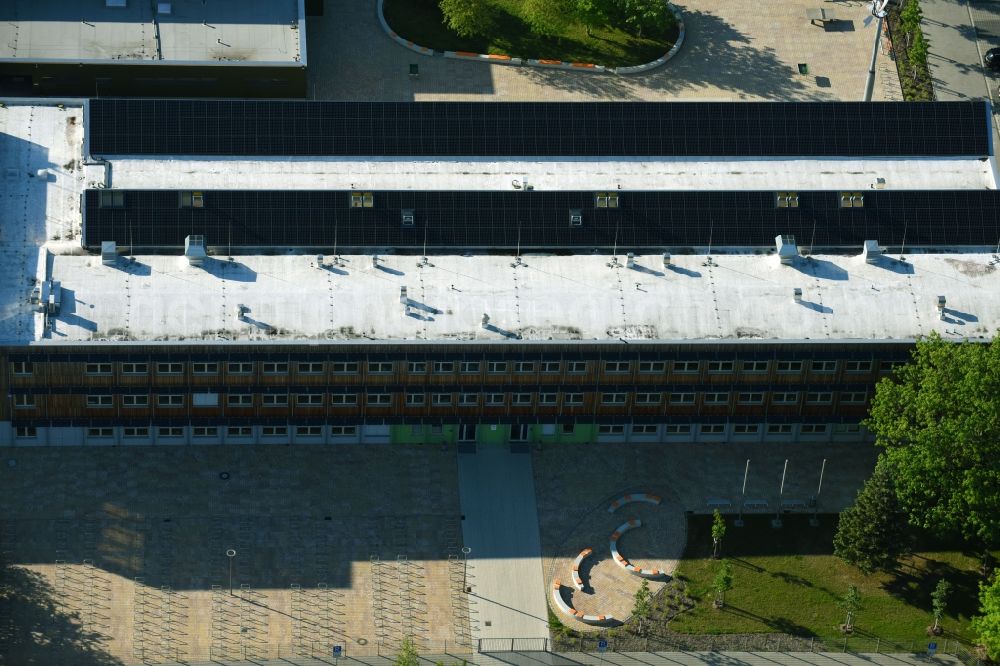 Aerial image Rostock - School building of the European school high school of Reutershagen in Rostock in the federal state Mecklenburg-West Pomerania, Germany