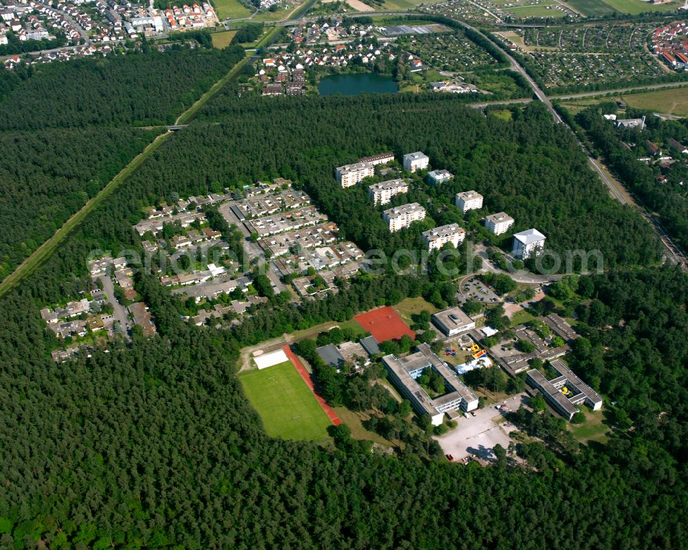 Aerial image Karlsruhe - School building of the Europaeische Schule on street Albert-Schweitzer-Strasse in Karlsruhe in the state Baden-Wuerttemberg, Germany