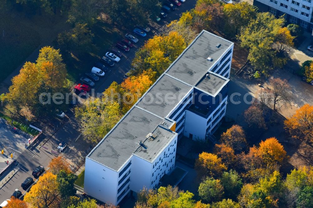 Aerial photograph Berlin - School building of the Evangelische Schule Berlin-Mitte on Rochstrasse in the district Mitte in Berlin, Germany