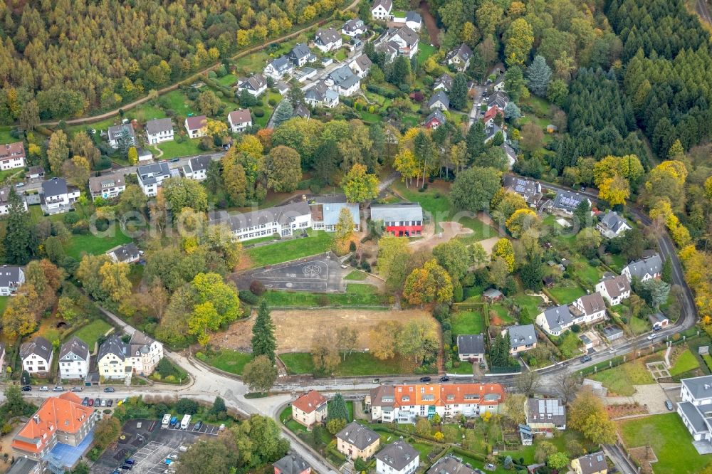 Aerial photograph Velbert - School building of the Evongelischen Grundschule Velbert on Ansembourgallee in Velbert in the state North Rhine-Westphalia, Germany