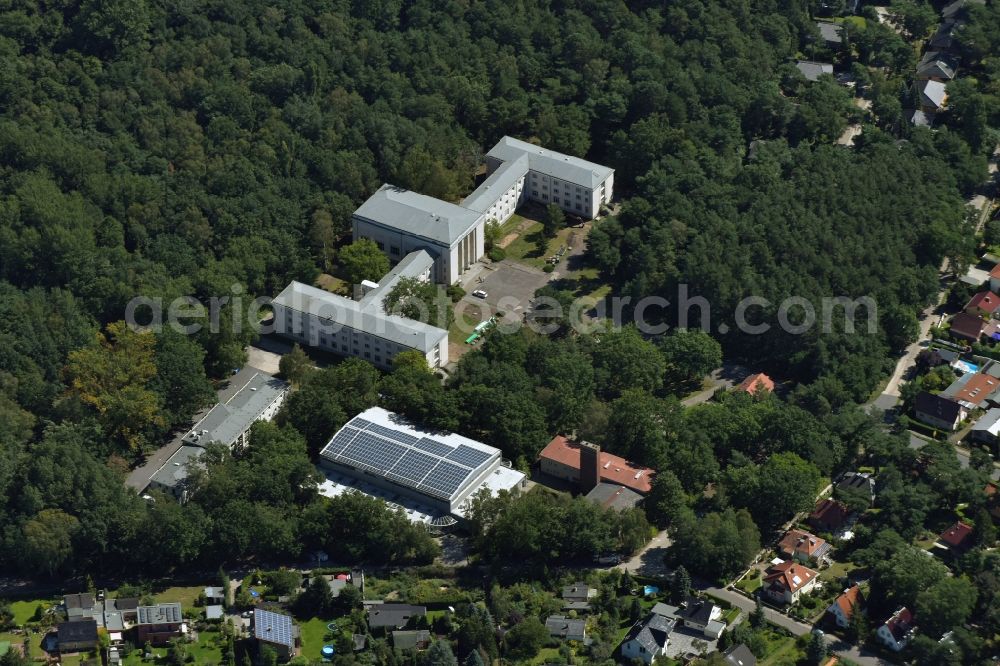 Aerial photograph Berlin - School building of the Flatow-Oberschule in Berlin. The Flatow-Oberschule is a specific school which is geared to the needs of pupils who are able to train their performance, and which allows all the education degrees of the Berlin school