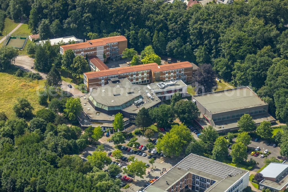 Aerial photograph Arnsberg - School building of the Franz-Stock-Gymnasium and the cultural centre Berliner Platz in Arnsberg in the federal state North Rhine-Westphalia, Germany