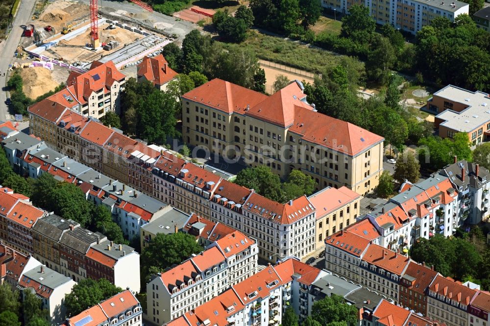 Aerial image Leipzig - School building of the Foerderzentrum Sprachheilschule Kaethe Kollwitz on Kroenerstrasse - Rossbachstrasse in the district Anger-Crottendorf in Leipzig in the state Saxony, Germany