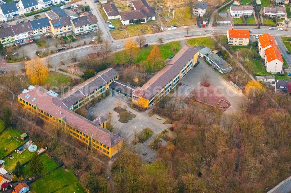 Aerial photograph Bergkamen - School building of the Freiherr-vom-Stein-Realschule on Hochstrasse in Bergkamen in the state North Rhine-Westphalia, Germany