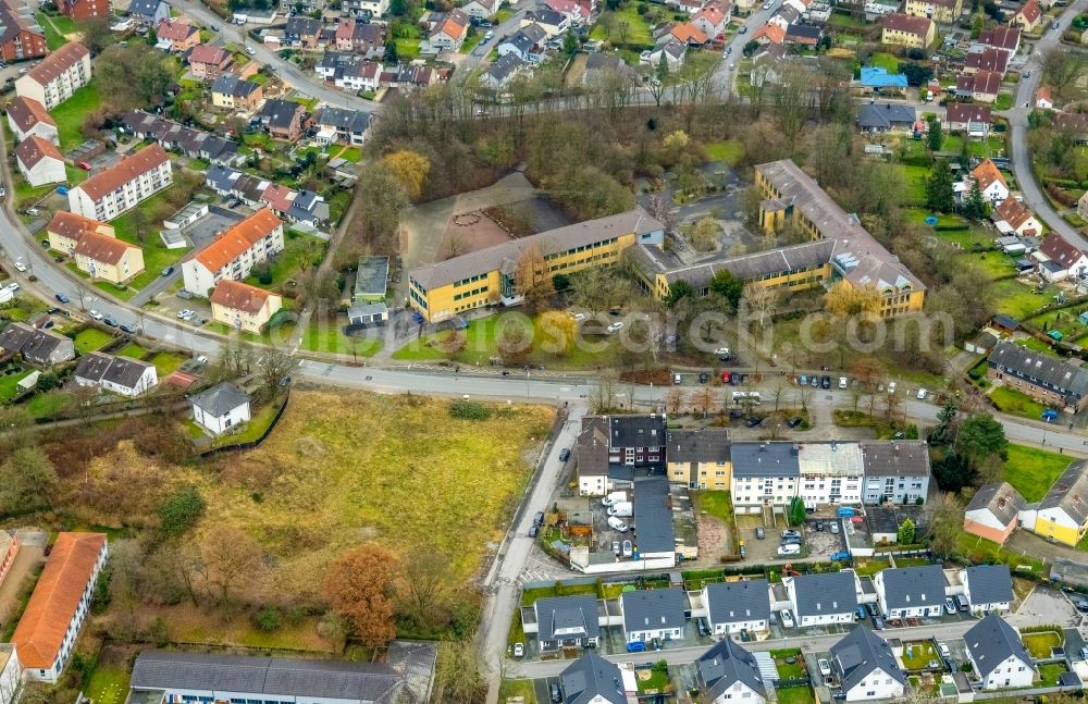 Aerial photograph Bergkamen - School building of the Freiherr-vom-Stein-Realschule on Hochstrasse in Bergkamen in the state North Rhine-Westphalia, Germany