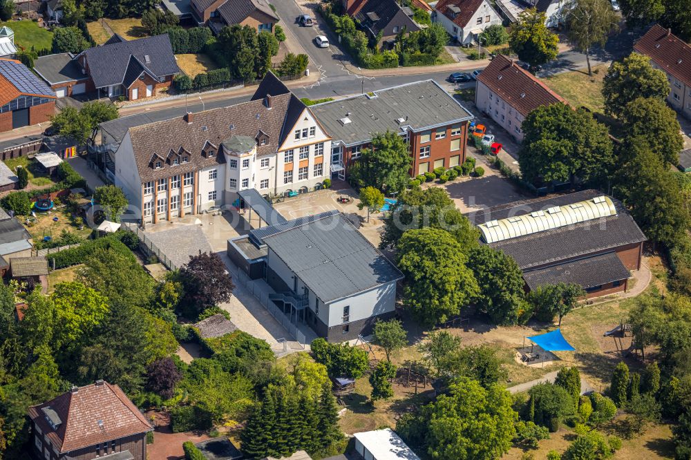 Aerial photograph Hamm - School building of the Freiligrathschule on Freiligrathstrasse in Hamm in the state North Rhine-Westphalia, Germany