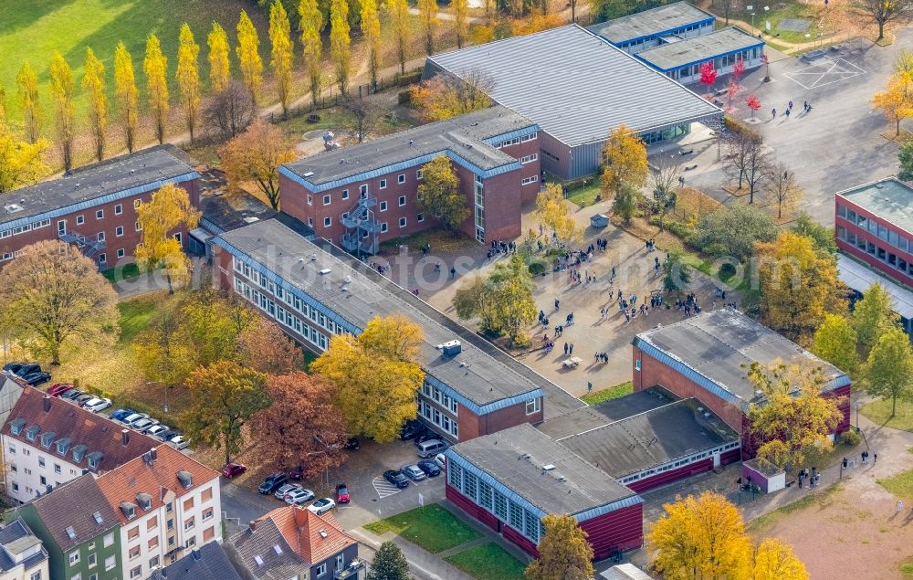 Hamm from the bird's eye view: School building of the Friedrich- Ebert- Realschule on street Auf dem Hilkenhoh in Hamm at Ruhrgebiet in the state North Rhine-Westphalia, Germany