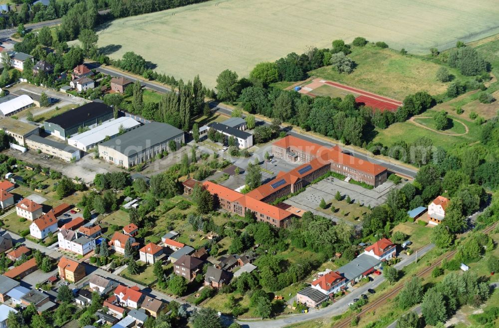 Großräschen from the bird's eye view: School building of the Friedrich-Hoffmann-Oberschule Grossraeschen on Seestrasse in Grossraeschen in the state Brandenburg, Germany