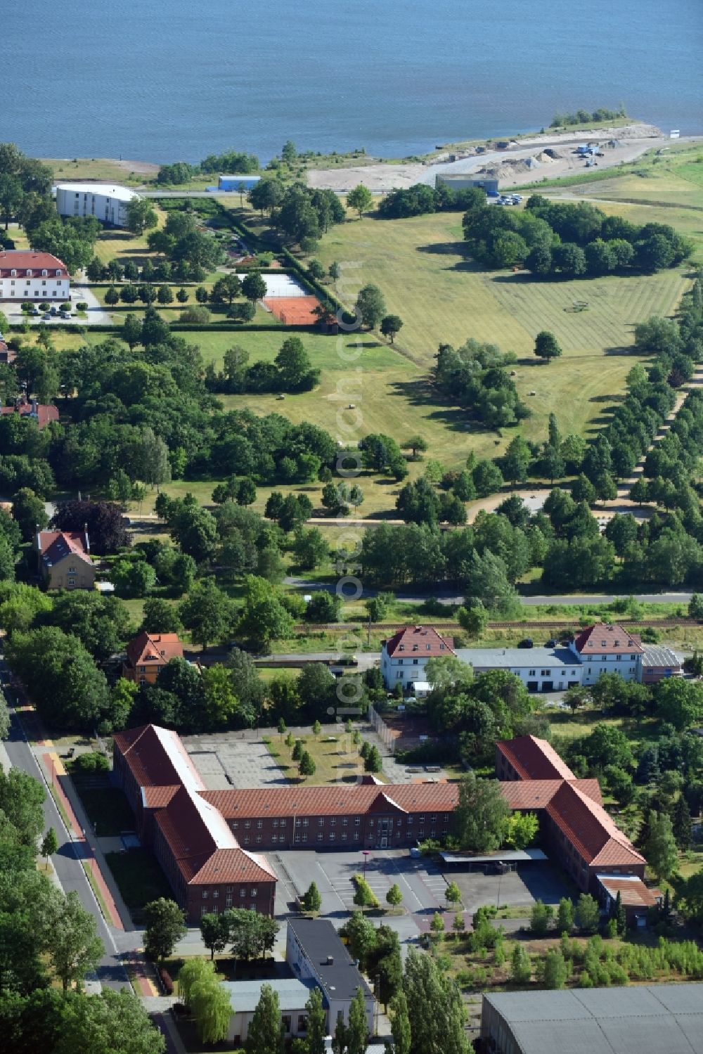 Aerial image Großräschen - School building of the Friedrich-Hoffmann-Oberschule Grossraeschen on Seestrasse in Grossraeschen in the state Brandenburg, Germany