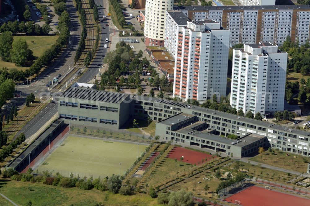 Aerial image Berlin - School building of the Fritz-Reuter-Oberschule in Berlin in Germany