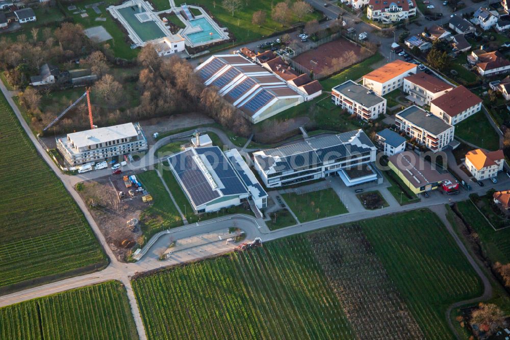 Maikammer from the bird's eye view: School building of the of Gebrueder-Ullrich-Realschule plus in front of bath Kalmitbad on street Schwimmbadstrasse in Maikammer in the state Rhineland-Palatinate, Germany