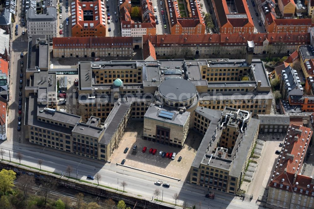 Aerial photograph Kopenhagen - School building of the Gefion Gymnasium on Oster Voldga in Copenhagen in Region Hovedstaden, Denmark