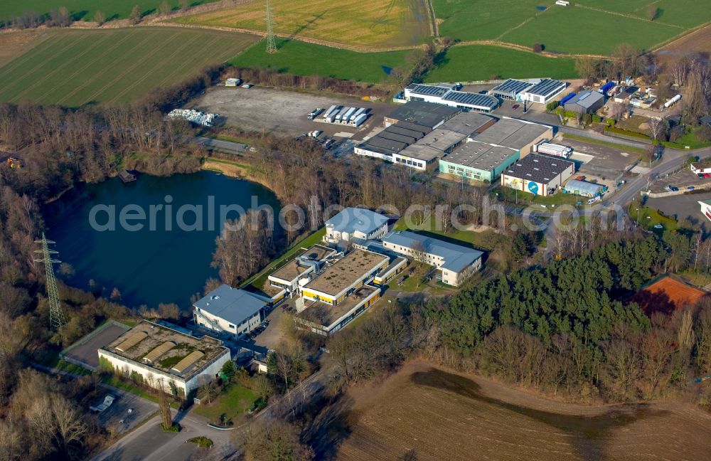 Aerial image Isselburg - School building of the Gemeinschaftshauptschule secondary school in Isselburg in the state of North Rhine-Westphalia