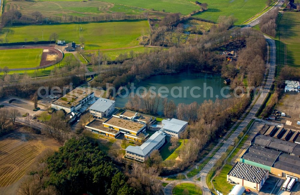 Aerial photograph Isselburg - School building of the Gemeinschaftshauptschule secondary school in Isselburg in the state of North Rhine-Westphalia