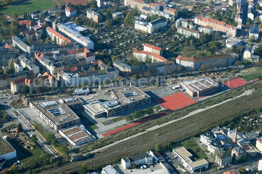 Dresden from the bird's eye view: School building of the Gemeinschaftsschule Pieschen and the Gymnasium Dresden-Pieschen on the Gehestrasse in Dresden in the state Saxony, Germany