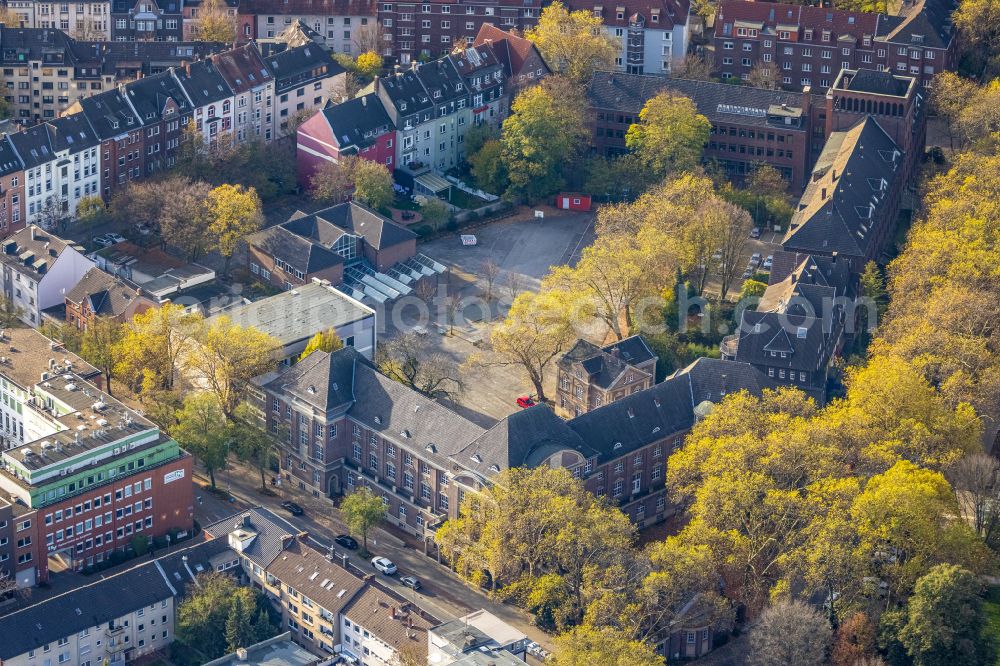 Aerial image Gelsenkirchen - School building of the Gertrud-Baeumer-Realschule on street Rotthauser Strasse in the district Altstadt in Gelsenkirchen at Ruhrgebiet in the state North Rhine-Westphalia, Germany