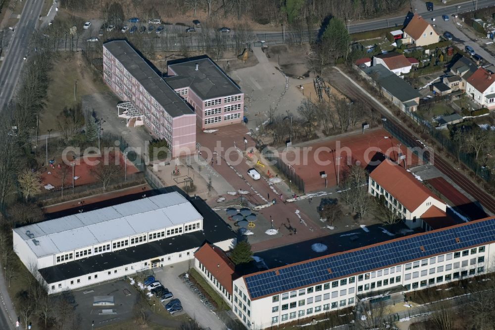 Aerial photograph Bernau - School building of the Gesamtschule Bernau Hermann-Duncker-Strasse in Bernau in the state Brandenburg