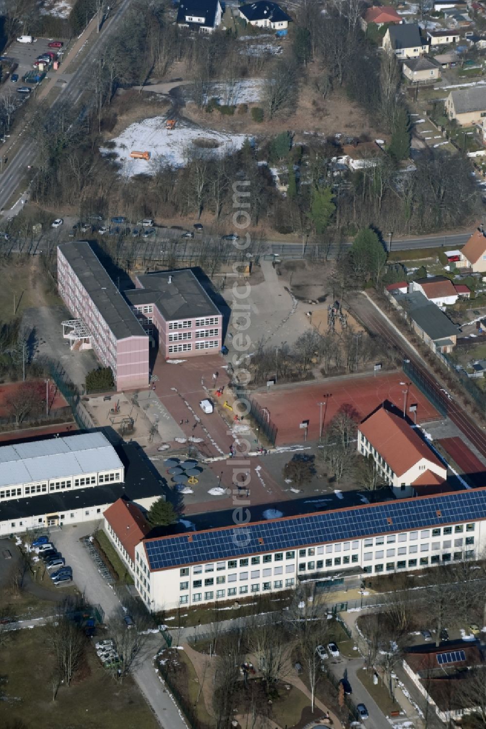 Bernau from the bird's eye view: School building of the Gesamtschule Bernau Hermann-Duncker-Strasse in Bernau in the state Brandenburg