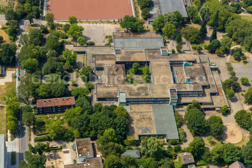 Aerial image Essen - School building of the Gesamtschule Bockmuehle on Ohmstrasse in Essen in the state North Rhine-Westphalia, Germany