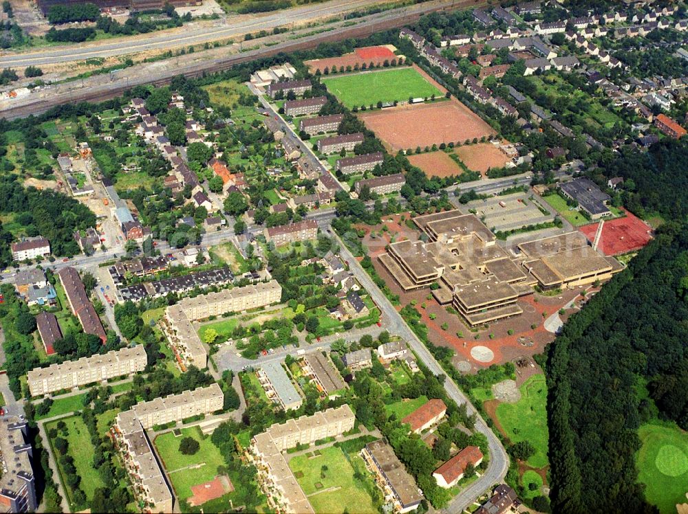 Duisburg from above - School buildings Comprehensive School Duisburg-Sued in Duisburg in North Rhine-Westphalia. Behind the sports facility Grossenbaum