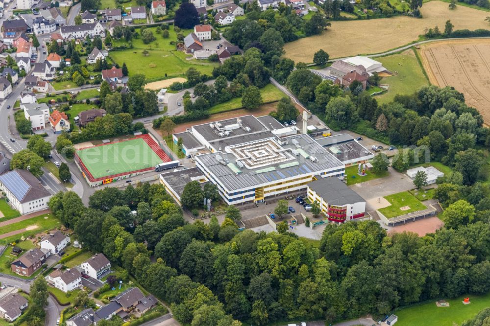 Aerial image Fröndenberg/Ruhr - School building of the Gesamtschule Froendenberg Im Wiesengrund in Froendenberg/Ruhr in the state North Rhine-Westphalia, Germany