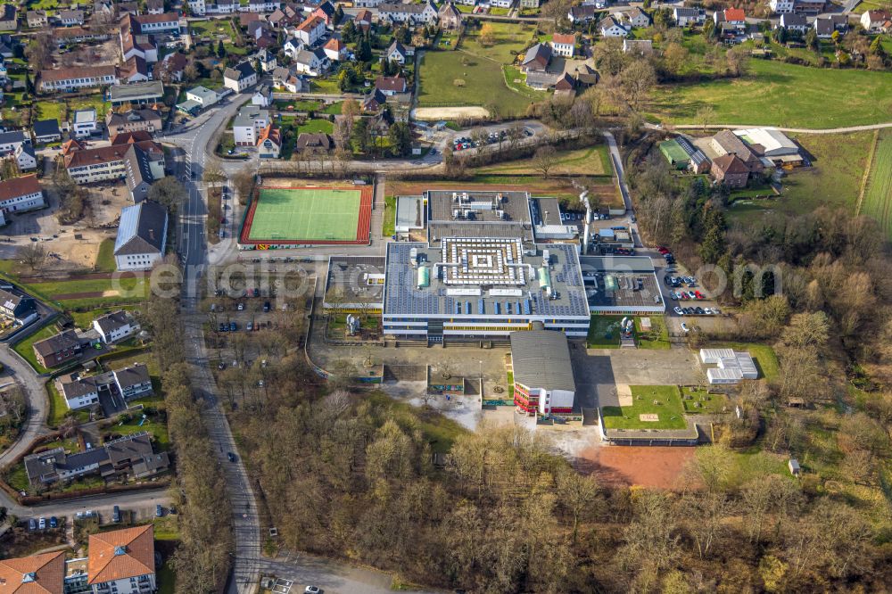 Aerial photograph Fröndenberg/Ruhr - School building of the Gesamtschule Froendenberg Im Wiesengrund in Froendenberg/Ruhr in the state North Rhine-Westphalia, Germany