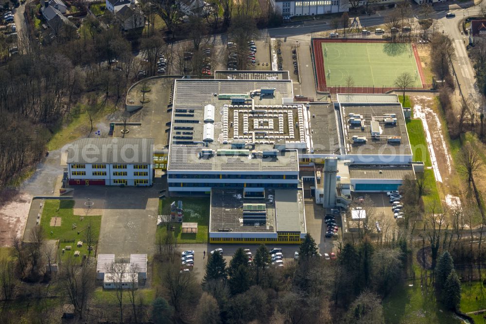 Fröndenberg/Ruhr from above - School building of the Gesamtschule Froendenberg Im Wiesengrund in Froendenberg/Ruhr in the state North Rhine-Westphalia, Germany