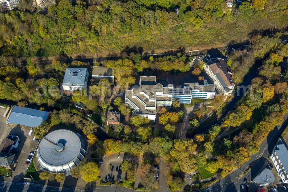 Aerial image Hagen - School building of the Gesontschule Haspe on Kirmesplatz in Hagen at Ruhrgebiet in the state North Rhine-Westphalia, Germany