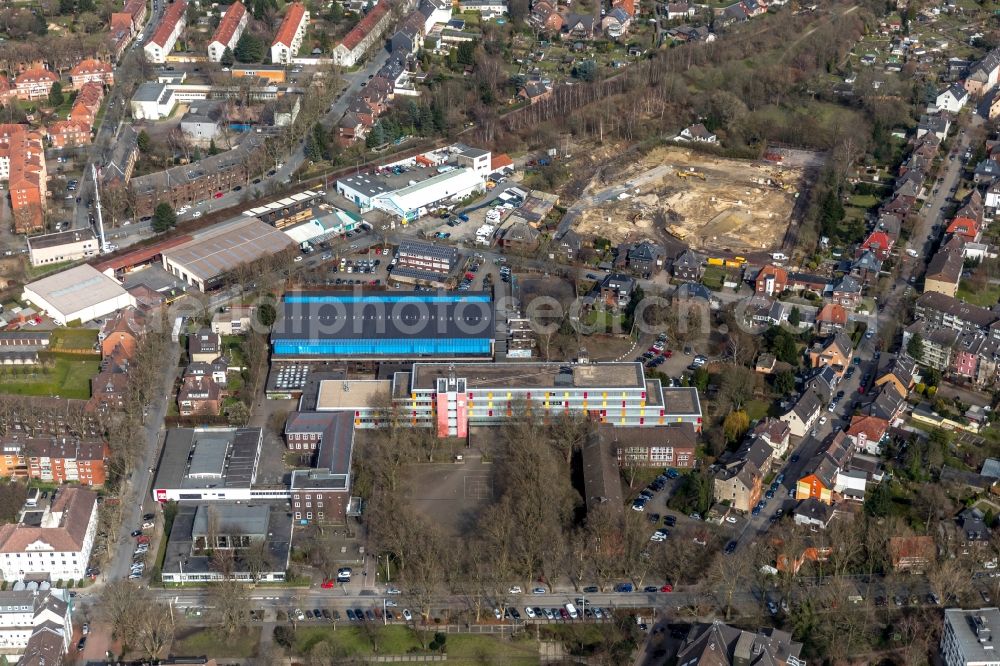 Aerial photograph Oberhausen - School building of the Gesamtschule Osterfeld on Heinestrasse in Oberhausen in the state North Rhine-Westphalia, Germany