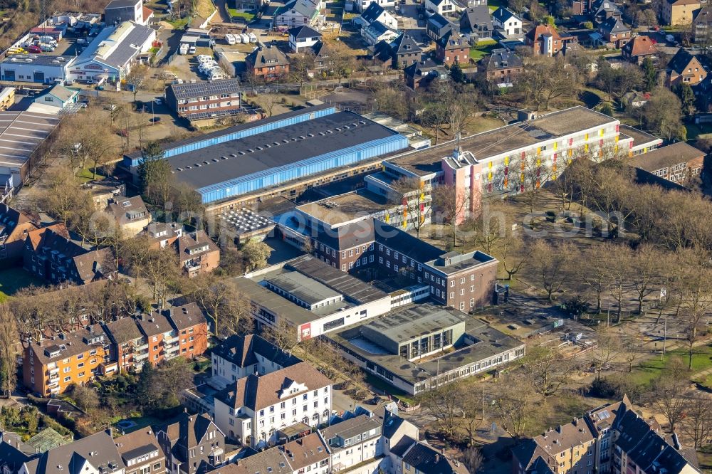 Oberhausen from the bird's eye view: School building of the Gesamtschule Osterfeld on Heinestrasse in Oberhausen in the state North Rhine-Westphalia, Germany