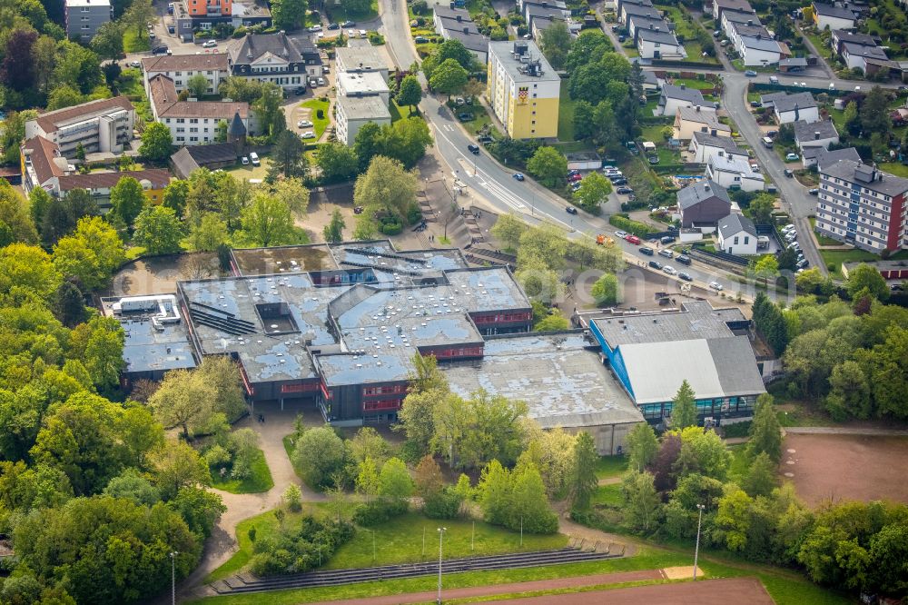 Aerial photograph Wetter (Ruhr) - School building of the Geschwister-Scholl-Gymnasium on Hoffmann-von-Fallersleben-Strasse in Wetter (Ruhr) in the state North Rhine-Westphalia, Germany