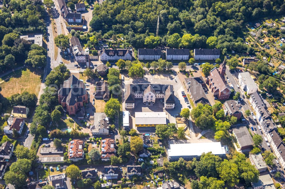 Aerial photograph Essen - School building of the of GGS Schillerschule Essen and Johann Michael Sailer Schule on street Immelmannstrasse in the district Schonnebeck in Essen at Ruhrgebiet in the state North Rhine-Westphalia, Germany