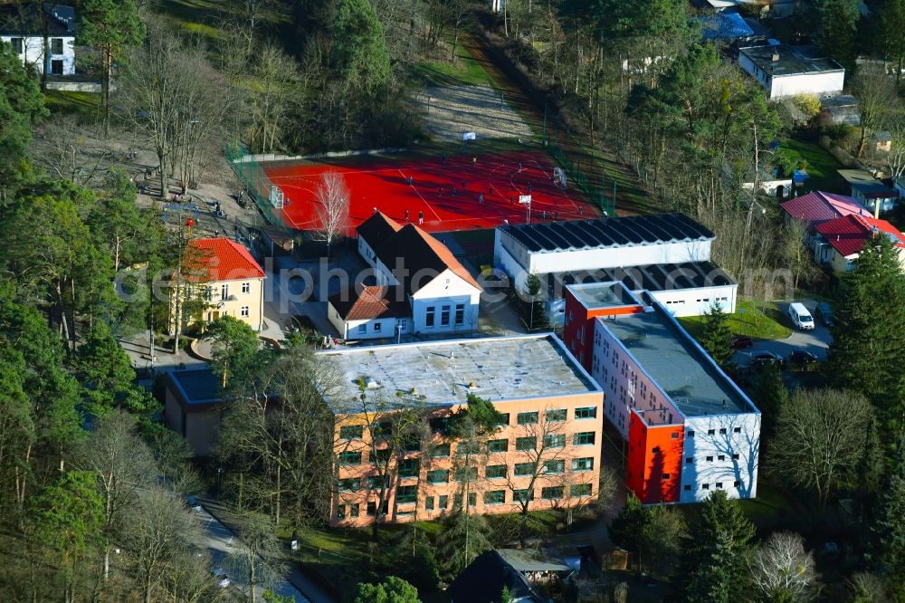 Aerial photograph Michendorf - School building of the Grand- and Oberschule Wilhelmshorst on Heidereuterweg in the district Wilhelmshorst in Michendorf in the state Brandenburg, Germany