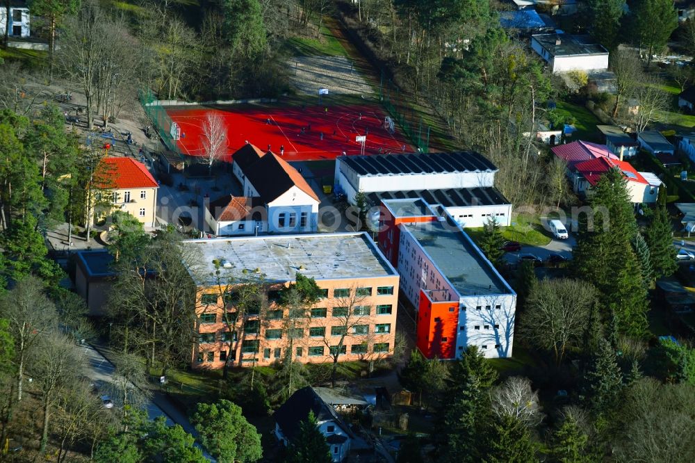 Michendorf from above - School building of the Grand- and Oberschule Wilhelmshorst on Heidereuterweg in the district Wilhelmshorst in Michendorf in the state Brandenburg, Germany