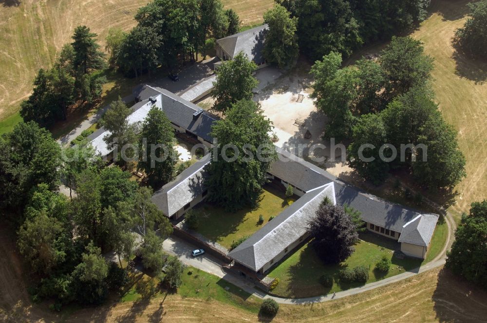 Aerial image Ebersdorf - School building of the Grundschule in Ebersdorf in the state Thuringia, Germany