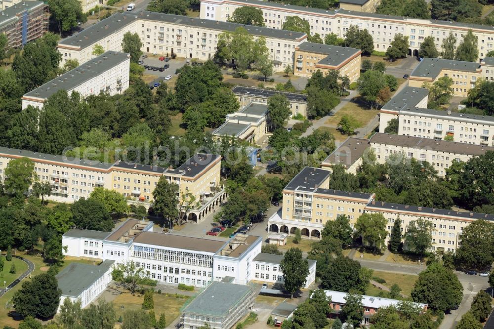 Aerial photograph Eisenhüttenstadt - School building of the Grundschule 2 in Eisenhuettenstadt in the state Brandenburg