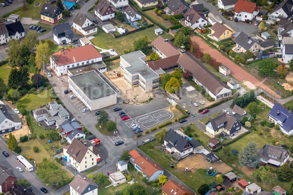 Fellinghausen from above - School building of the Grundschule Fellinghausen on Schulweg in Fellinghausen in the state North Rhine-Westphalia, Germany