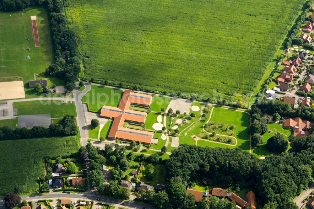 Aerial image Fredenbeck - School building of the Grundschule in Fredenbeck in the state Lower Saxony, Germany