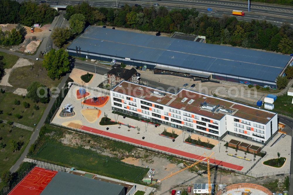 Aerial photograph Halle (Saale) - School building of the elementary school and high school Kastanienallee in Halle (Saale) in the state Saxony-Anhalt, Germany