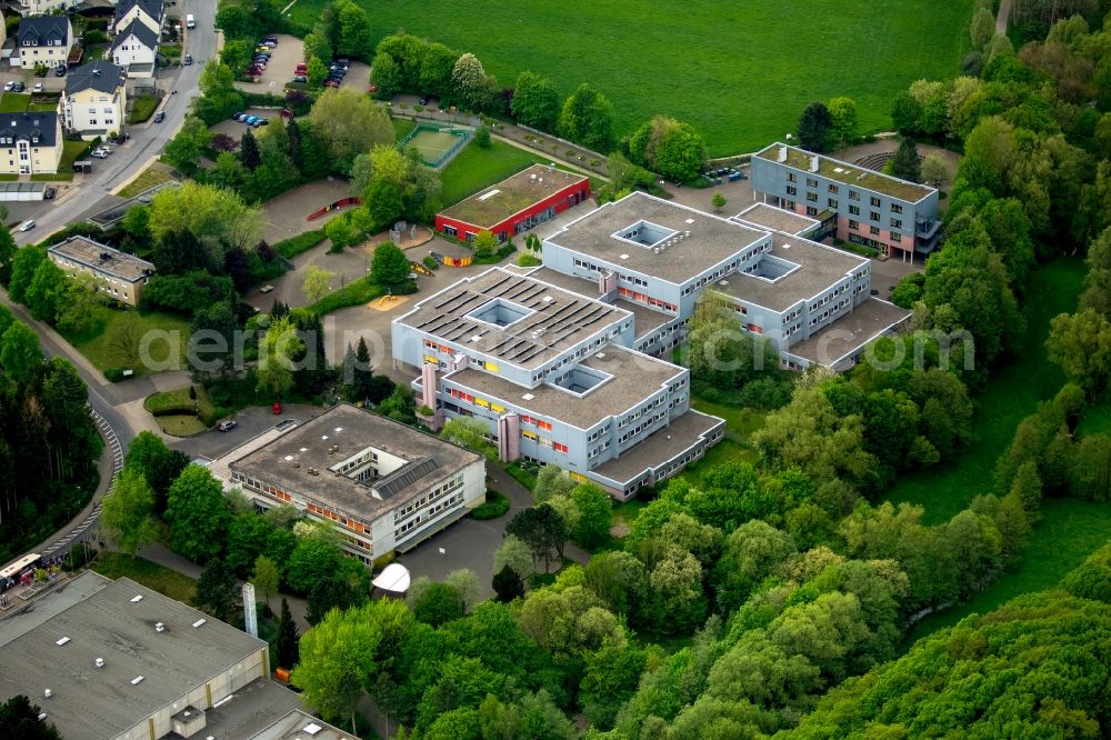 Gevelsberg from the bird's eye view: School building of the primary school Hasencleverschule, the local gymnasium Gevelsberg and the high school Grevelsberg at Am Hofe in Gevelsberg in the state North Rhine-Westphalia