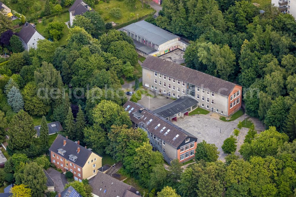 Aerial photograph Herbede - School building of the of Grundschule on Wilhelmstrasse in Herbede at Ruhrgebiet in the state North Rhine-Westphalia, Germany