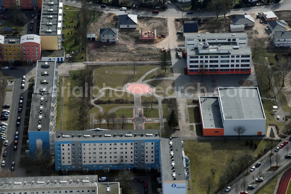 Aerial photograph Magdeburg - School building of the Grundschule Am Kannenstieg an der Pablo-Picasso-Strasse in the district Kannenstieg in Magdeburg in the state Saxony-Anhalt